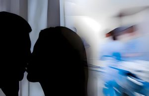 อวสารความฟิน แฟนหนุ่ม “จูบส่วนนี้” สาวอัมพาตเข้าห้องฉุกเฉิน หมอปวดหัว ทำกันแทบทุกคู่!