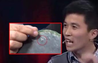 หนุ่มมั่นๆ หิ้ว “กระจก” มาโชว์รายการดัง ผู้รู้โกรธรีบตะโกน “ถือสองมือ!” รู้คุณค่ามีหน้าชา