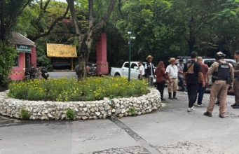 เปิดสาเหตุ เจ้าหน้าที่สวนสัตว์ ลงจากรถ ก่อนโดนสิงโตรุมขย้ำดับสลด