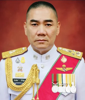 โปรดเกล้าฯ พล.ต.อ.จักรทิพย์ พ้นหน้าที่ นายตำรวจราชองครักษ์พิเศษ