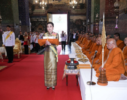 พระราชินี เสด็จฯ แทนพระองค์ทรงบำเพ็ญพระราชกุศลถวายผ้าพระกฐิน วัดโสมนัสฯ-วัดอรุณฯ