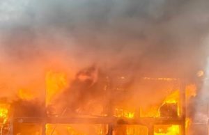 ด่วน! ไฟไหม้ร้านดัง RCA เพลิงลุกโหมหนัก กลุ่มควันพวยพุ่ง