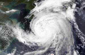 กรมอุตุ เตือน พายุแมตโม ถล่ม เหนือ-อีสาน ฝนตกหนัก กทม.ก็ไม่รอด