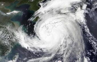 กรมอุตุ เตือน พายุแมตโม ถล่ม เหนือ-อีสาน ฝนตกหนัก กทม.ก็ไม่รอด