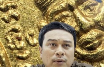 ภาพชัดทุกมุม เหรียญหลวงปู่ทวด “วุฒิ กระบี่” ลงกล้องดูเหรียญจริง