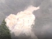 น้ำป่าเขาบรรทัด ทะลักรอบ 2 ซัดสะพานถล่ม เผย 100 ครัวเรือนถูกตัดขาด