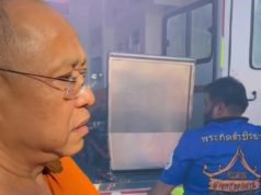 ตกใจทั้งวัด เปิดโลงเตรียมเผา เจอคุณยายฟื้นขึ้นมาขยับตัวได้