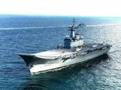 ‘เรือหลวงจักรีนฤเบศร’ เปลี่ยนภารกิจสู่ ‘บก.ลอยน้ำ’ มุ่งหน้าช่วยชาวสงขลา