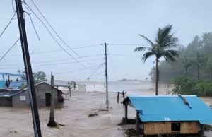 “พายุฟงวอง” ถล่มฟิลิปปินส์ยับ! บ้านพังระเนระนาด เสียหายหนัก