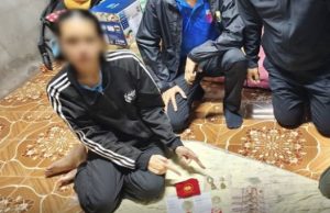 สาววัย 20 ยิง ร.ต.ต. ตอนหลับ จัดฉากให้เหมือนจบชีวิตเอง ก่อนขโมยทองไปซื้อ ไอโฟน 17