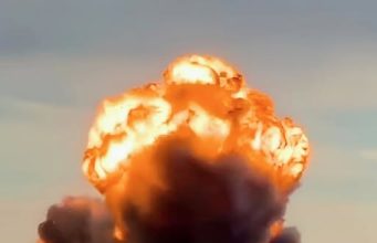 เครื่องบินขนส่งสินค้า MD-11 ซึ่งเคยประจำการสังกัดการบินไทย ประสบอุบัติเหตุตก จนเกิดไฟไหม้ขนาดใหญ่