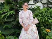 “แม่ชม” สวยหวานละมุนในลุคล่าสุด รอลูกชาย “พี่สายฟ้า” ขี่ม้า