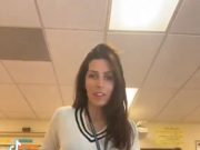 ดราม่าชุดครู! ครูสาวถูกโซเชียลวิจารณ์หนัก แต่งตัว “ไม่เหมาะสม” คนดูคลิป 5 ล้านวิว