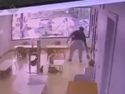 คลิปชัด! แฉคาเฟ่แมวบางเขน เจ้าของโหดทารุณสัตว์ ต่อย-เตะ จับแมวฟาดกำแพง