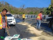 อุบัติเหตุรถชนท้ายบนถนน 304 (ขาเข้า) จนท.ปิดการจราจร 100%