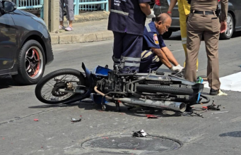 แฟนๆแห่อาลัย หนุ่มมือกลองวง BLACK TIGER ขี่จยย.เสียหลักลื่นล้มกลางถนน