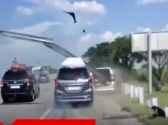 ยังกับในหนัง! รถ MPV เสียหลักชนข้างทาง “เหล็กกั้นทาง” เสียบทะลุทั้งคัน (มีคลิป)