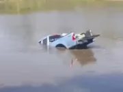 เลขทะเบียนรถไหลตกสระน้ำ เจ้าของบอกฟาดเคราะห์ เพราะอาจจะได้โชค