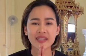 ซึ้งน้ำใจ พระเอกดัง ส่งพวงหรีดอาลัย คุณแม่หนูเล็ก ก่อนบ่าย