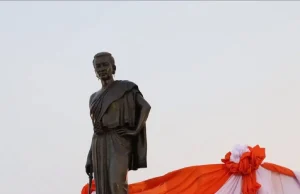 คึกคักเลขรำบวงสรวงย่าโม 200 ปี นักเสี่ยงโชคแห่ส่องตรงตลกดัง…ดูเพิ่มเติม..