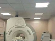 สั่งพักงานทีมแพทย์ที่ “ลืม” ผู้ป่วยไว้ในเครื่อง MRI นานถึง 6 ชั่วโมงกลางดึก สภาพอันน่าเวทนาข