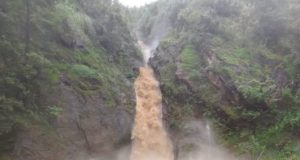 ฝนตกไม่หยุด! น้ำตกจ๊อกกระดิ่นน้ำขุ่น-ไหลแรง อุทยานฯ ขอให้ระวัง