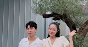 อลังการมาก “แก้มบุ๋ม” ควง “พี่พีท” เปิดบ้านสไตล์โมเดิร์น