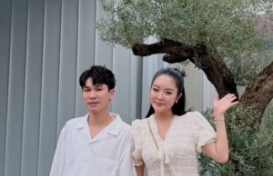 อลังการมาก “แก้มบุ๋ม” ควง “พี่พีท” เปิดบ้านสไตล์โมเดิร์น
