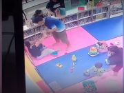 แม่ไม่ทนลุยเอาผิด! หลังลูกสาววัย 4 ขวบ ถูกชายวัย 24 ปี ใช้มือฟาดใบหน้าซ้ำ 2 ครั้ง กลาง TK Park