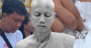 “ออย แสงศิลป์” ถึงกับขนลุก นาทีเก็บอัฐิฟันพระพ่อ นับดูได้เลขมงคล