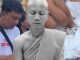 “ออย แสงศิลป์” ถึงกับขนลุก นาทีเก็บอัฐิฟันพระพ่อ นับดูได้เลขมงคล