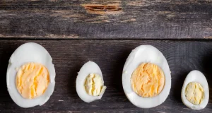 หญิงวัย 65 ปีเสียชีวิต หลังชอบกิน “ไข่” แบบผิด ๆ เป็นประจำ แพทย์เผยสาเหตุที่หลายคนคาดไม่ถึง