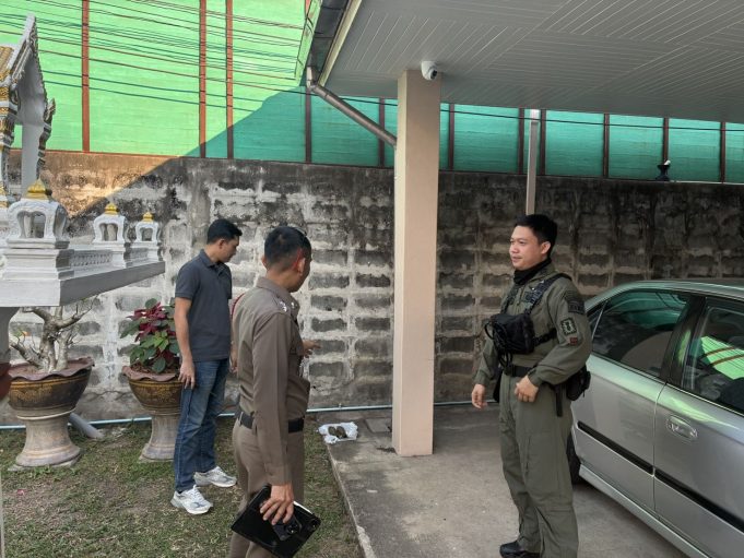 รีโนเวทบ้านแทบช็อก! ลูกสาวเห็นของที่อยู่ใต้เตียงพ่อ นอนทับมานานกว่า 10 ปี