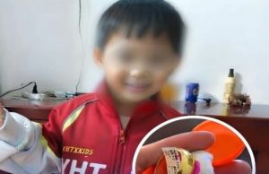 หัวข้อ: เรื่องราวชวนอึ้ง เด็กประถมแอบนำของขวัญล้ำค่ามอบให้เพื่อน