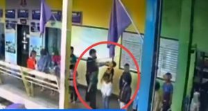 แฉ!! ผอ.โรงเรียน ตบนักเรียนอย่างแรง ขณะยืนสวดมนต์