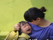 เด็กหญิงอนุบาลไม่มีใครมารับหลังเลิกเรียนติดต่อกัน 3 วัน ครูเปิดกระเป๋าเป้ดูถึงกับกลั้นน้ำตาไม่อยู่ เมื่อรู้ความจริง