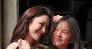 นึกว่าคู่เพื่อนซี้ แอฟ ทักษอร ควงลูกสาวถ่ายแบบ โตทันแม่แล้ว
