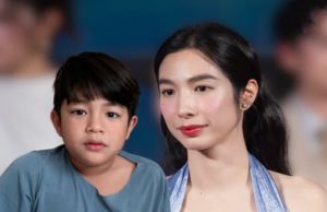 ลูกชายเพิ่งรู้ความจริง แม่ดังมาก ตื่นเต้นใหญ่ รีบกลับบ้านอวดพ่อ