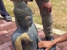ลุงหาปลาตกใจ หว่านแหเจอ “พระพุทธรูปทองเหลือง” ฮือฮาเลขใต้ฐานพระ