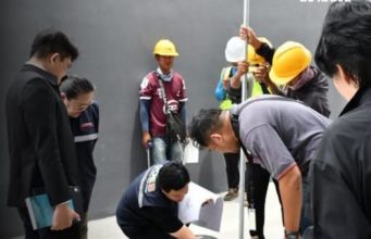 ช็อก! พบน้ำมัน 2 แสนลิตร ซุกในพระราม 9 หลังชาวบ้านร้องกลิ่นฉุน