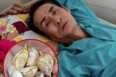ชายวัย 58 ปี กินกระเทียมสดทุกเช้า 2 ปี หวังสกัดมะเ.ร็ง พอไปตรวจสุขภาพ หมอถึงกับถาม “คุณทำอะไรมา?”