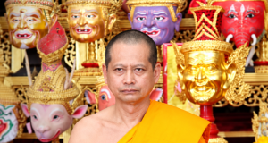 เปิดประวัติ หลวงพ่ออิฏฐ์ เจ้าอาวาสวัดจุฬามณี พระเกจิดังแห่งอัมพวา
