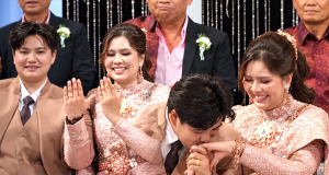 ชื่นมื่น! เปิดสินสอด ผอ.สาวหล่อวิวาห์หวานฉ่ำครูสาว LGBTQ+ เห็นจำนวนแล้วไม่ธรรมดา