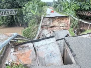 สะพานถล่มกลางแหล่งท่องเที่ยว! นักศึกษา 81 คนติดค้าง พร้อมนักท่องเที่ยวรวม 136 ชีวิต