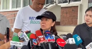 แม่ภัทร พาตร.บุกโรงงานเครื่องสำอาง โทรหาลูกไม่รับ เข้าไปไม่ได้